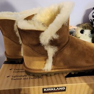 Chestnut shearling/sheepskin boots